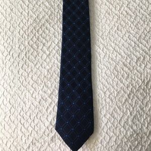 Nautica blue tie with blue dots and crosshairs